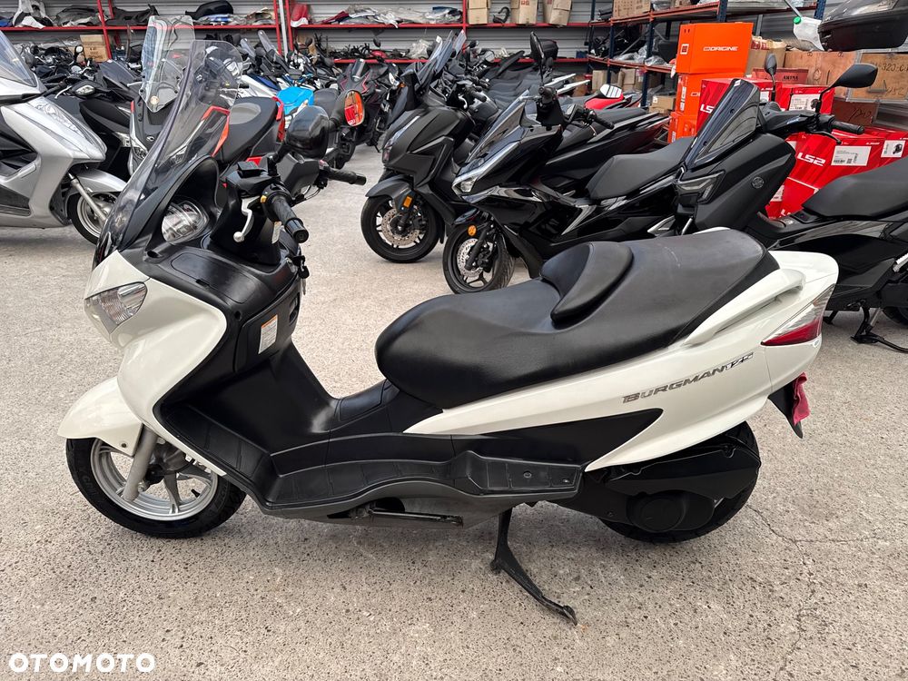 Suzuki Burgman - 4