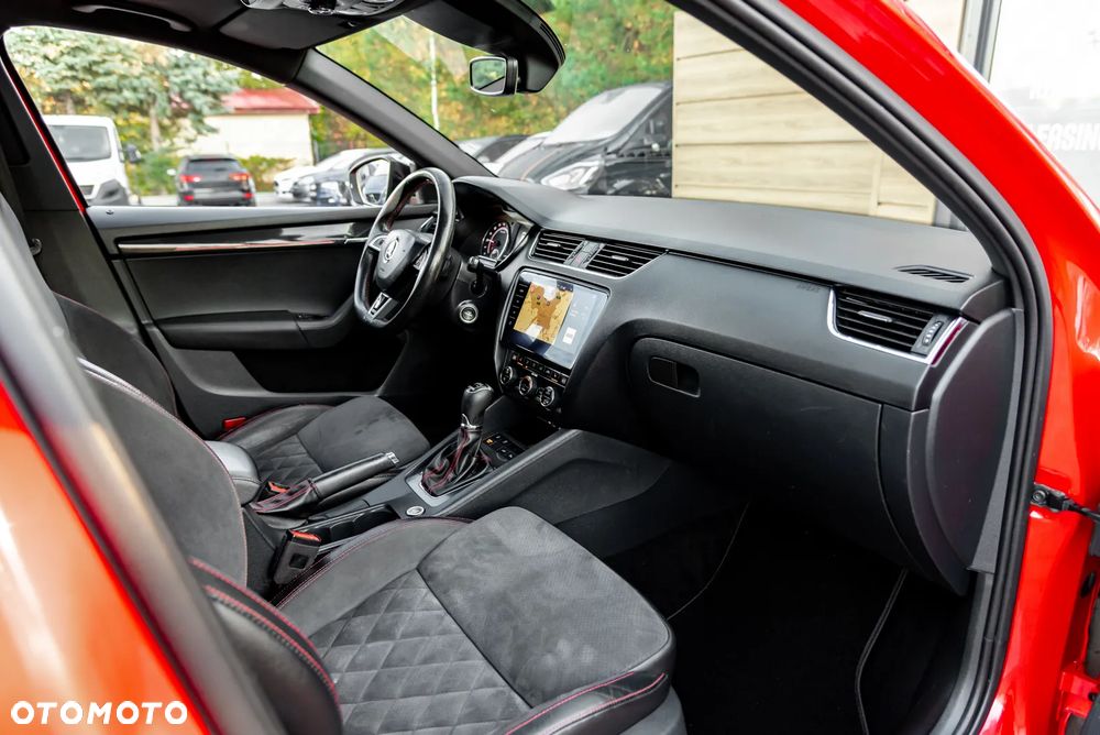 Skoda Octavia 2.0 TDI 4x4 DSG RS - 24