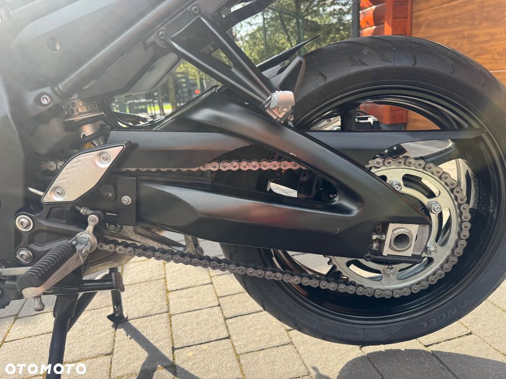 Yamaha FZ8 - 11