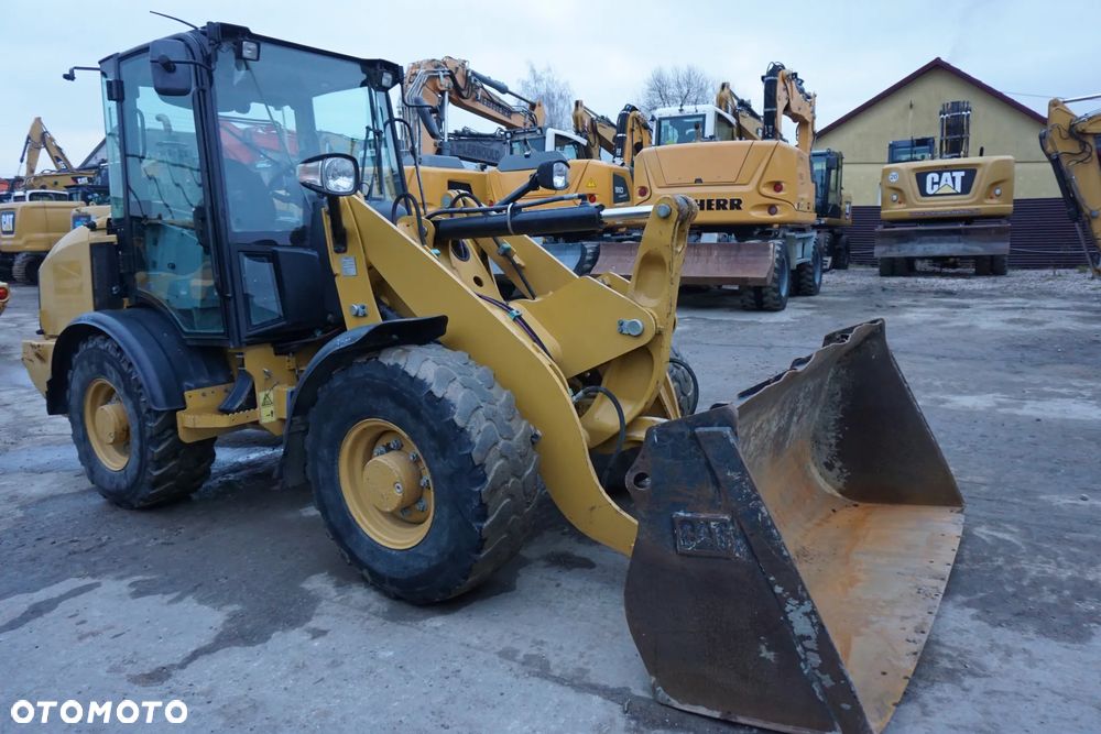 Caterpillar CAT 906 M - 2