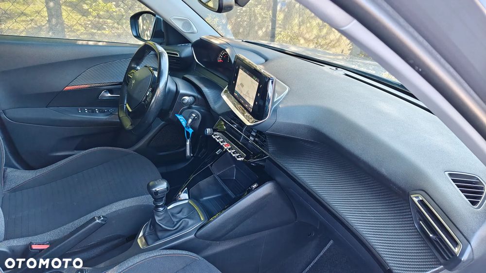 Peugeot 2008 - 8