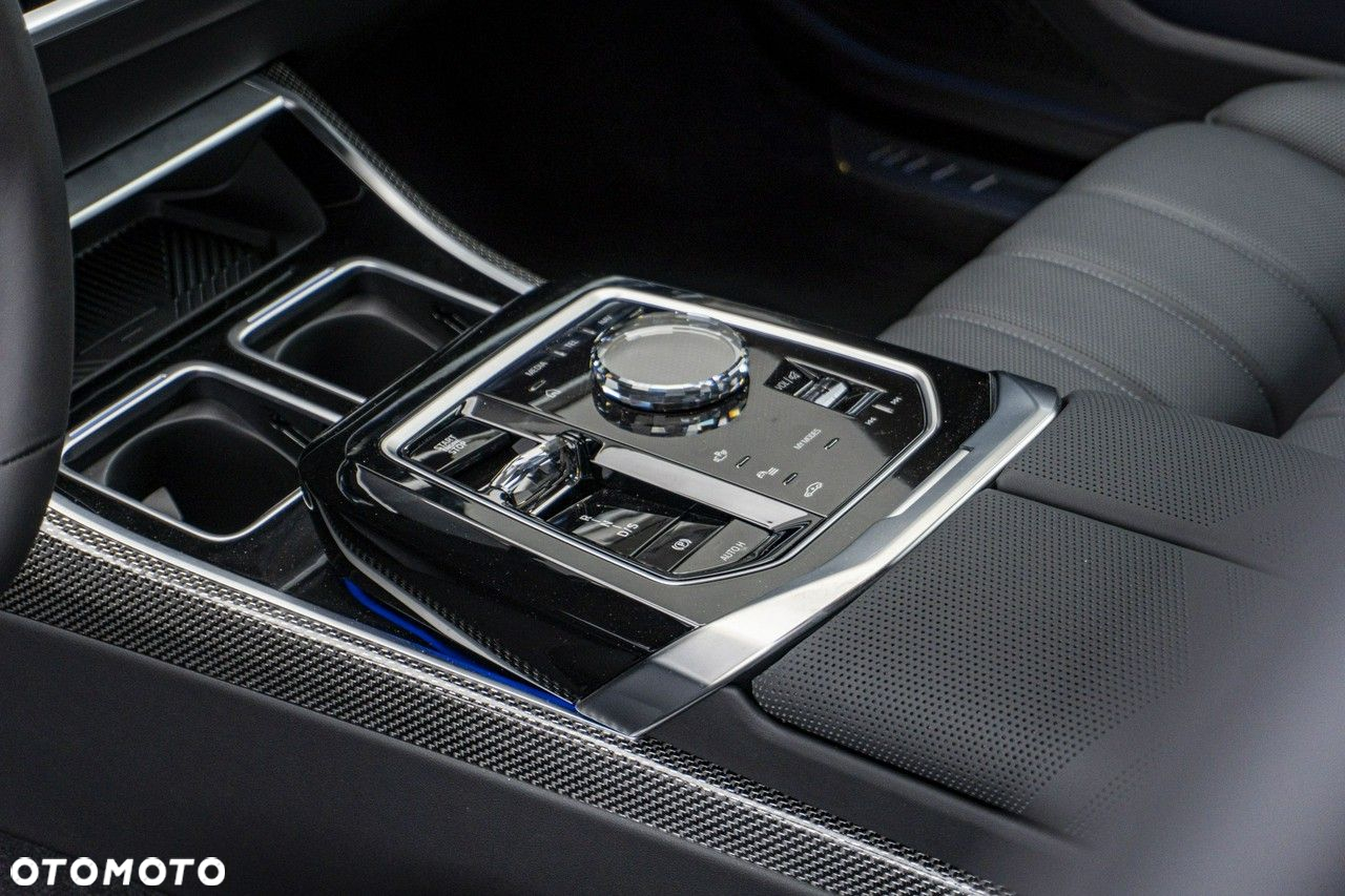 BMW Seria 7 - 12