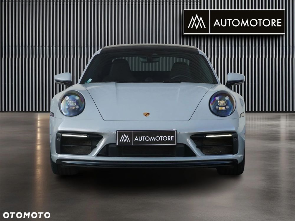Porsche 911 Carrera 4 GTS - 5