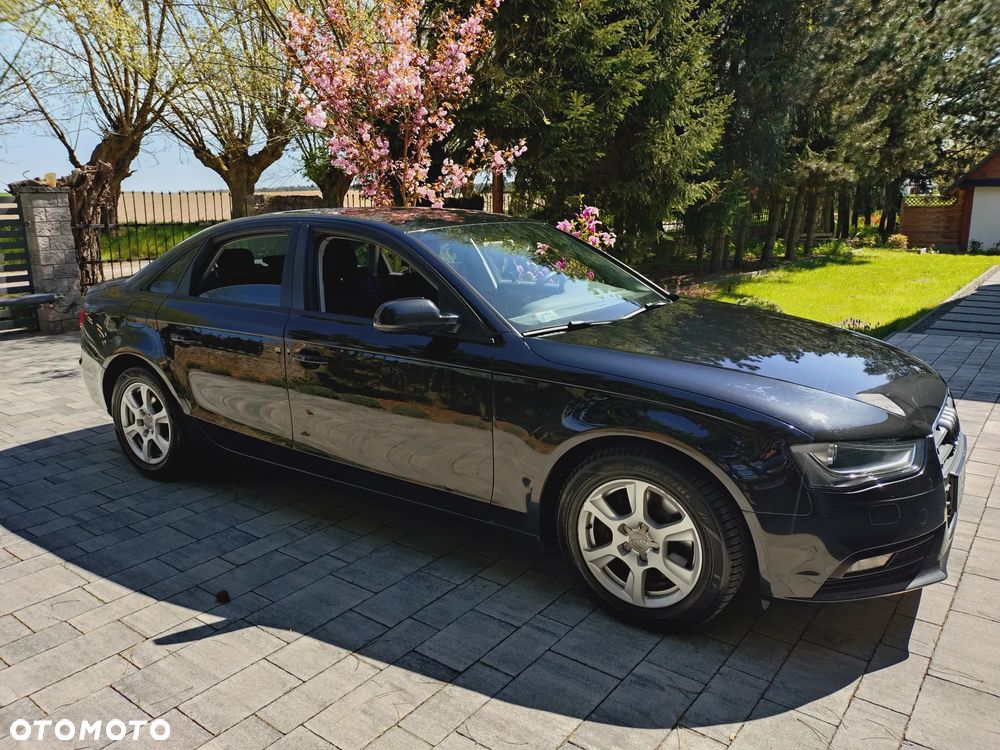 Audi A4 Limousine - 8