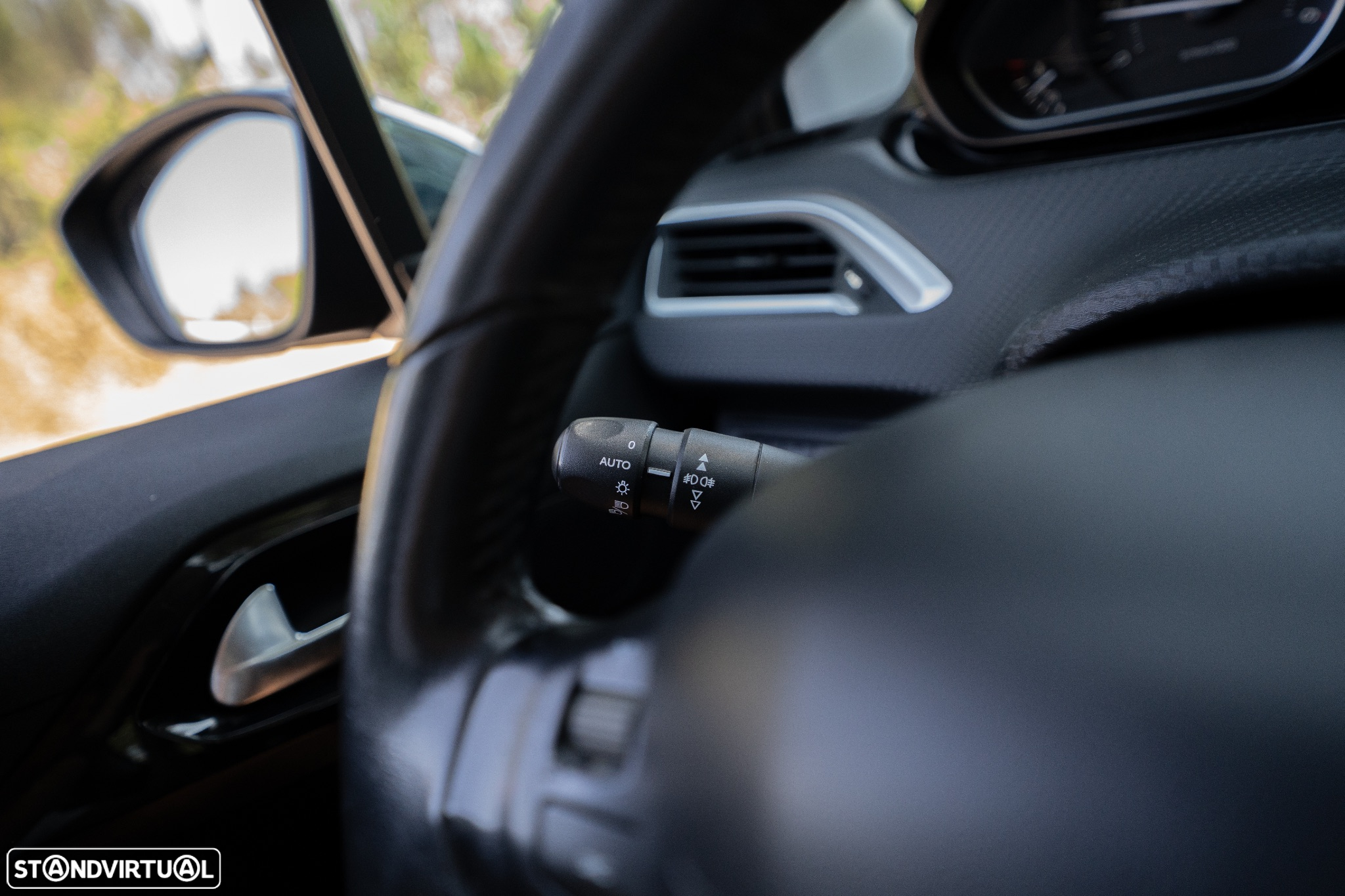 Peugeot 208 1.6 BlueHDi Style - 12