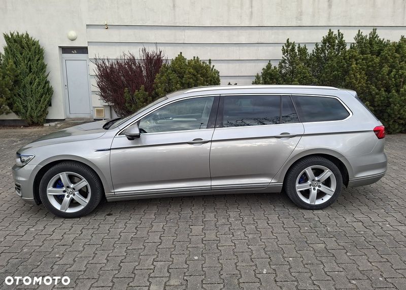 Volkswagen Passat - 18