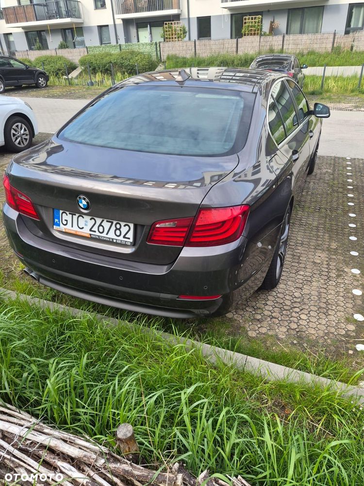 BMW Seria 5 520d xDrive - 4