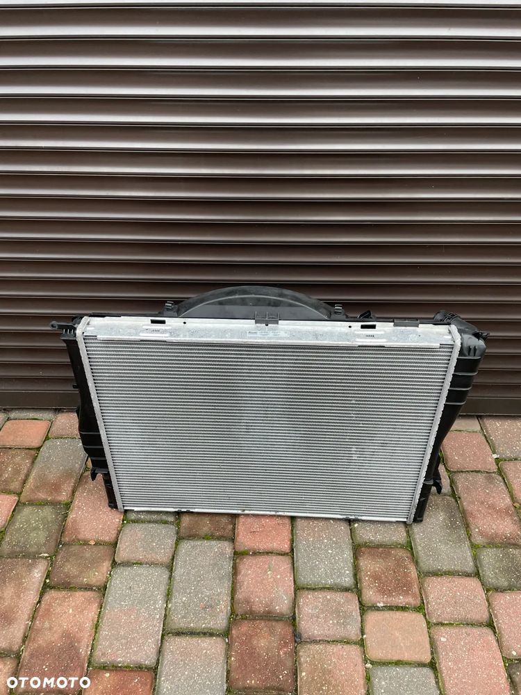 bmw e90 e91 e92 chłodnica WODY NOWA wentylator  benzyna