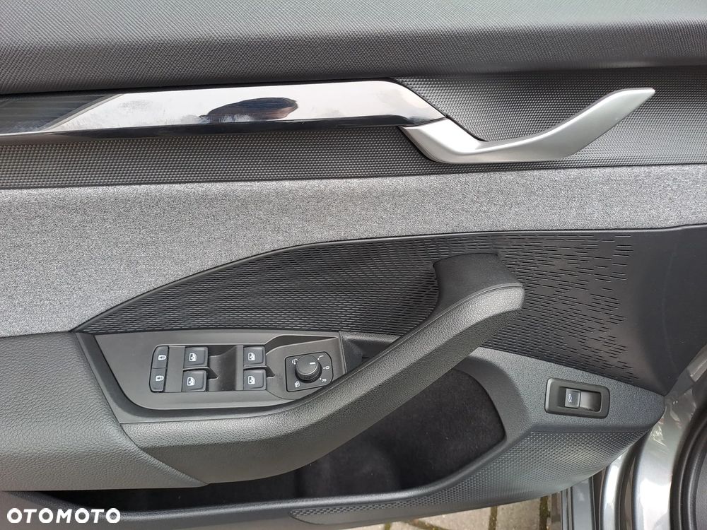 Skoda Octavia 1.5 TSI mHEV Selection DSG - 19