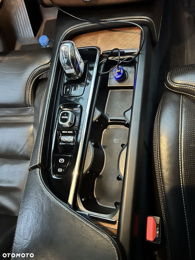 Volvo XC 90 - 22