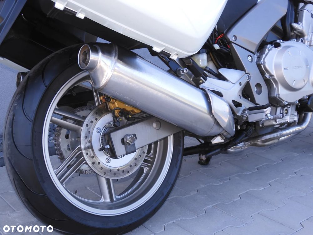 Honda CBF - 32