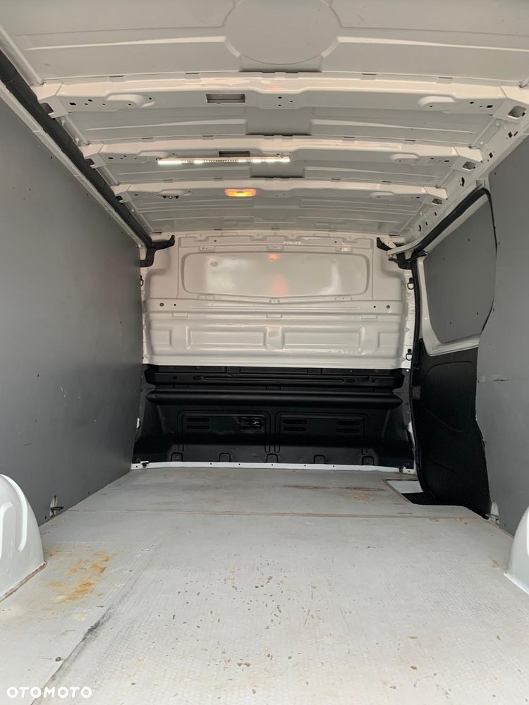 Renault Trafic - 16