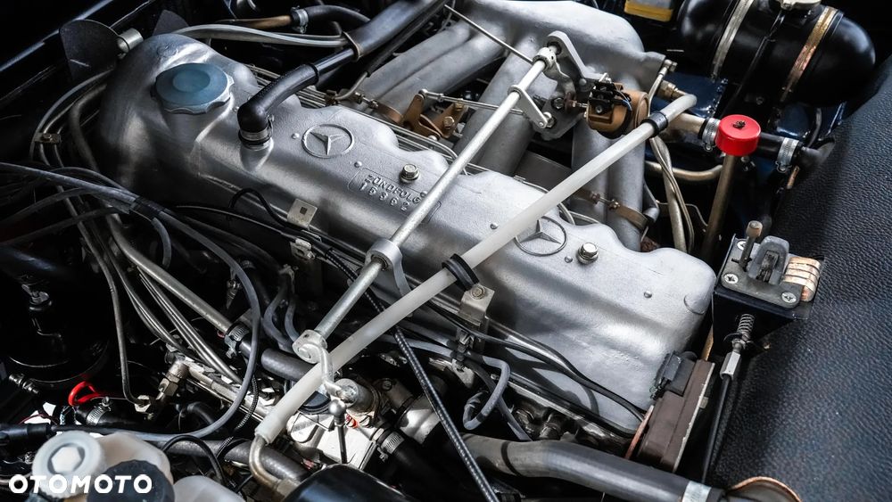 Mercedes-Benz 280 - 21
