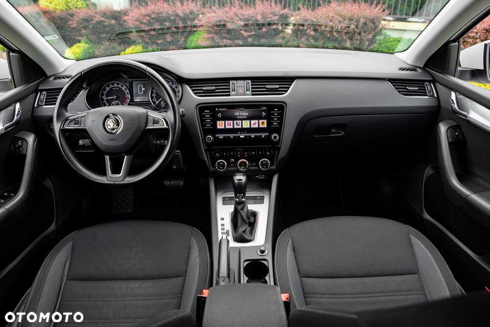 Skoda Octavia 2.0 TDI 4x4 DSG Style - 24
