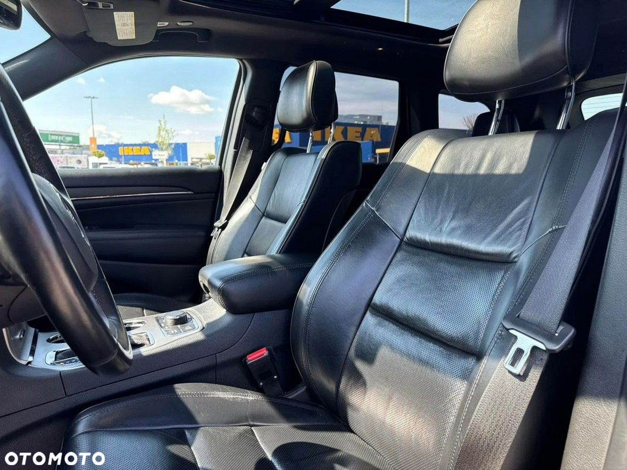Jeep Grand Cherokee - 24