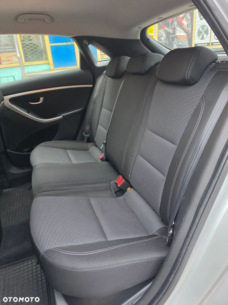 Hyundai i30 i30cw 1.4 Trend - 23