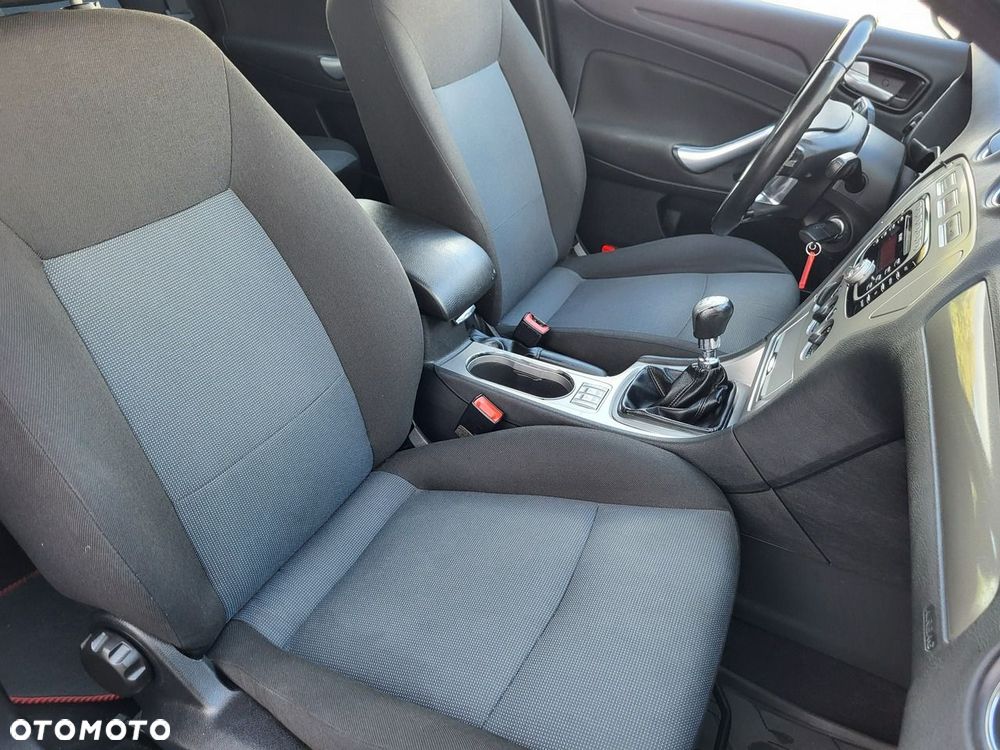 Ford Mondeo - 18