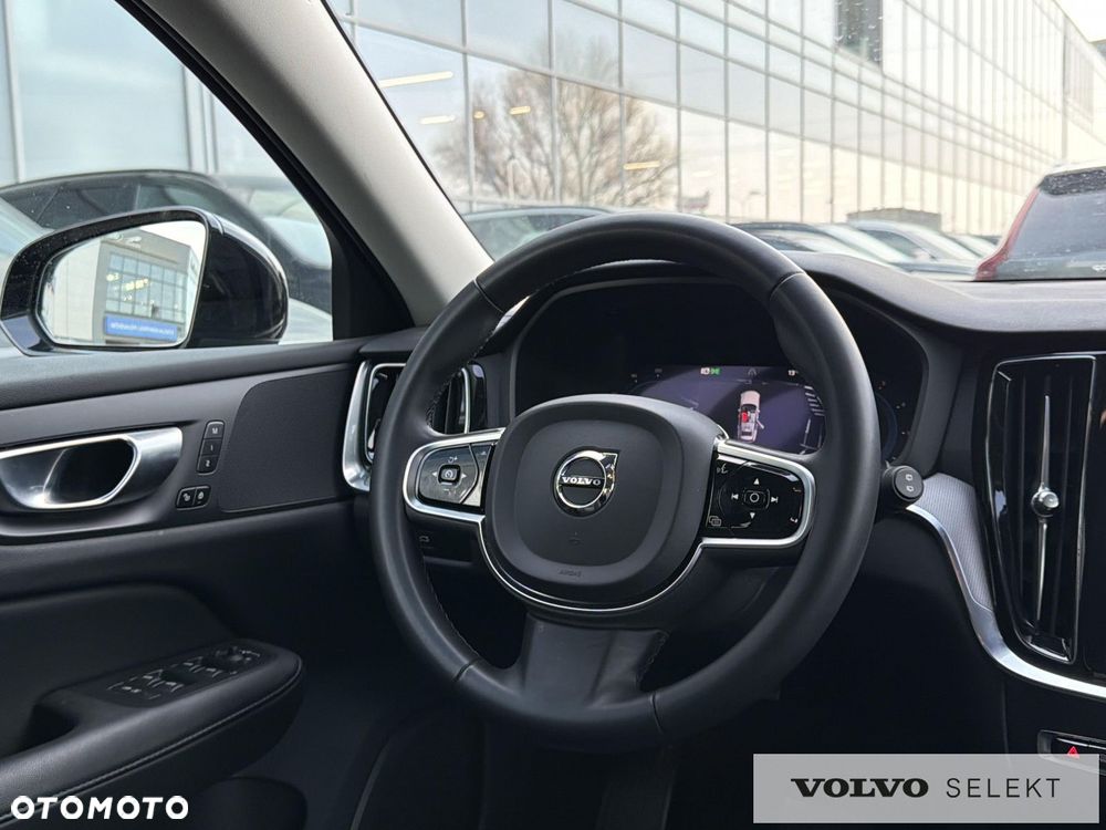 Volvo V60 Cross Country - 12