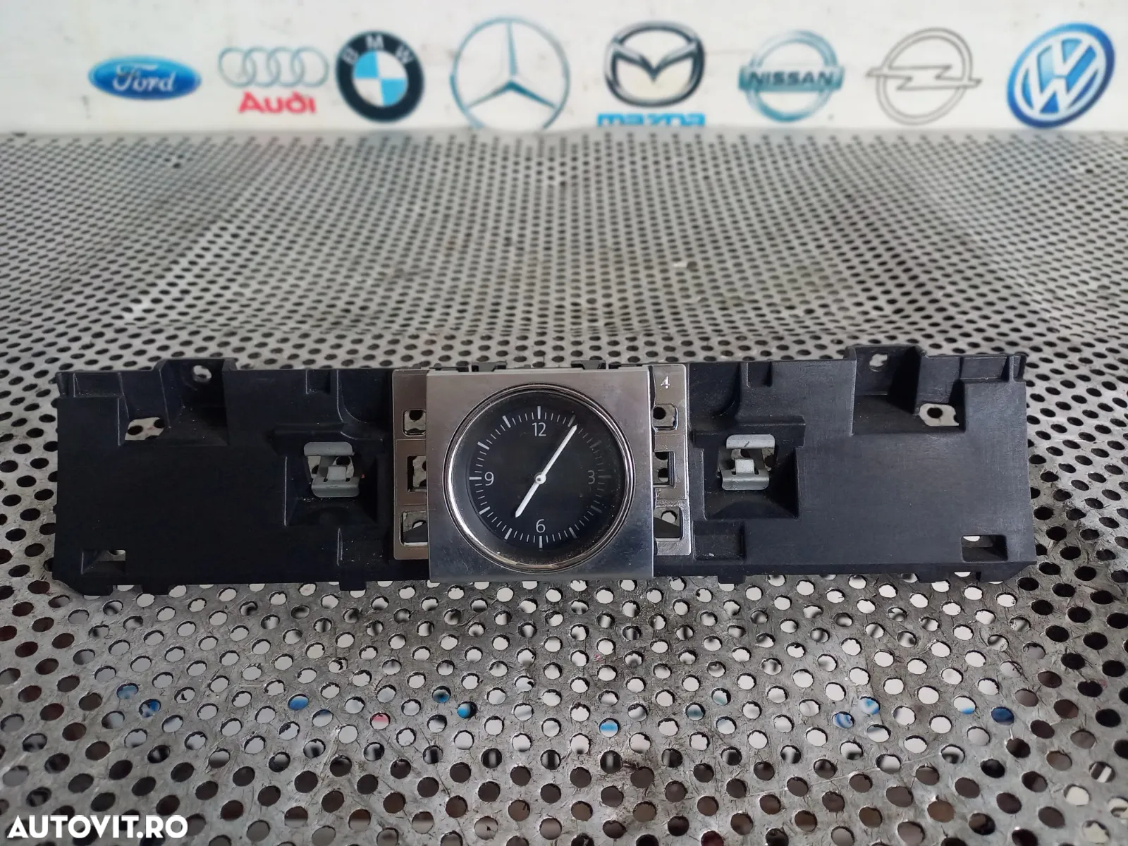 Ceas Central Bord Vw Passat B7 An 2011-2012-2013-2014-2015 Motor 1.6 Tdi CAY Cutie MYB LUB 3AAA - D - 2