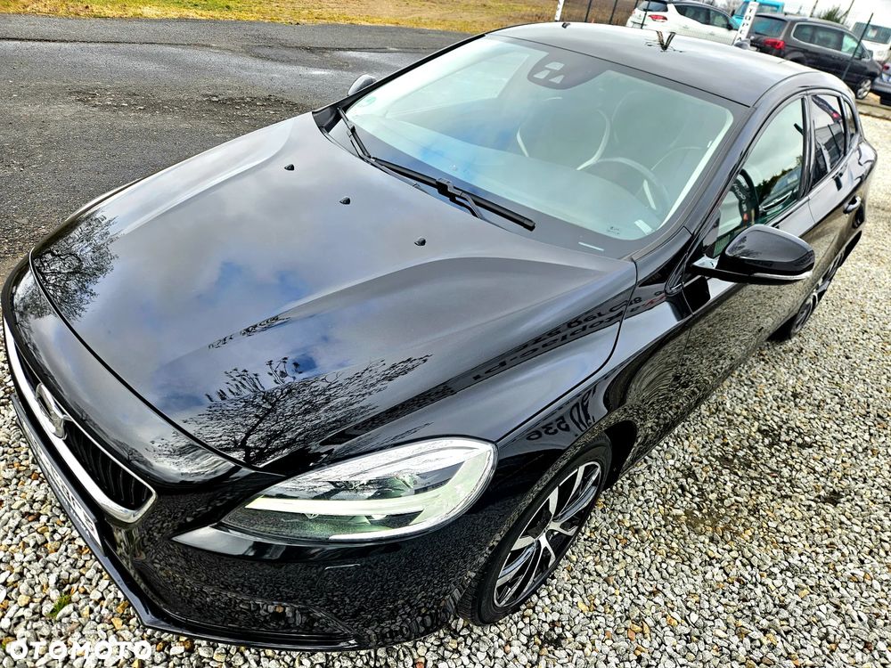 Volvo V40 T2 Linje Svart - 14