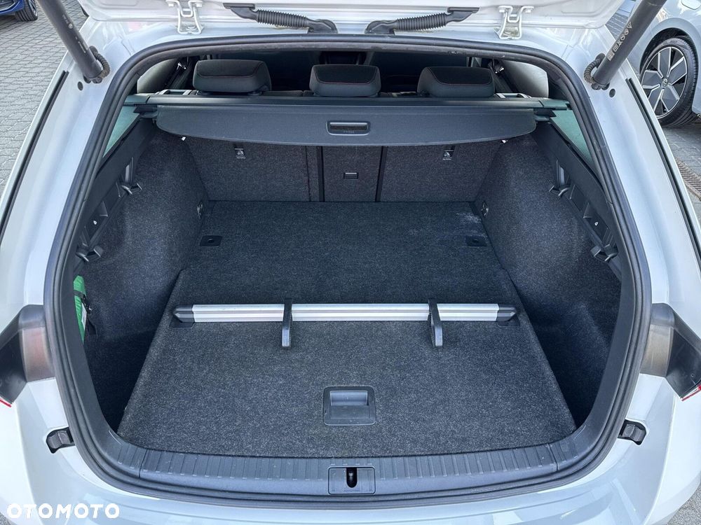 Skoda Octavia 2.0 TDI RS DSG - 35