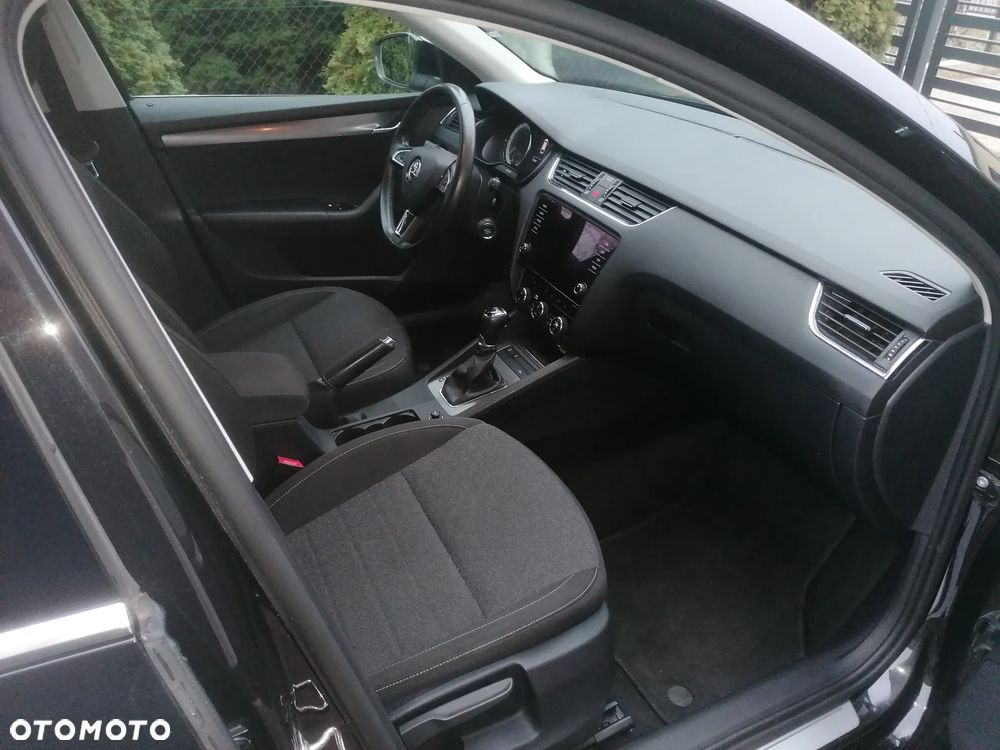 Skoda Octavia 2.0 TDI DSG Edition - 9