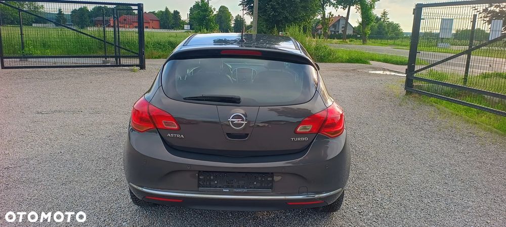 Opel Astra 1.4 Turbo 150 Jahre - 8