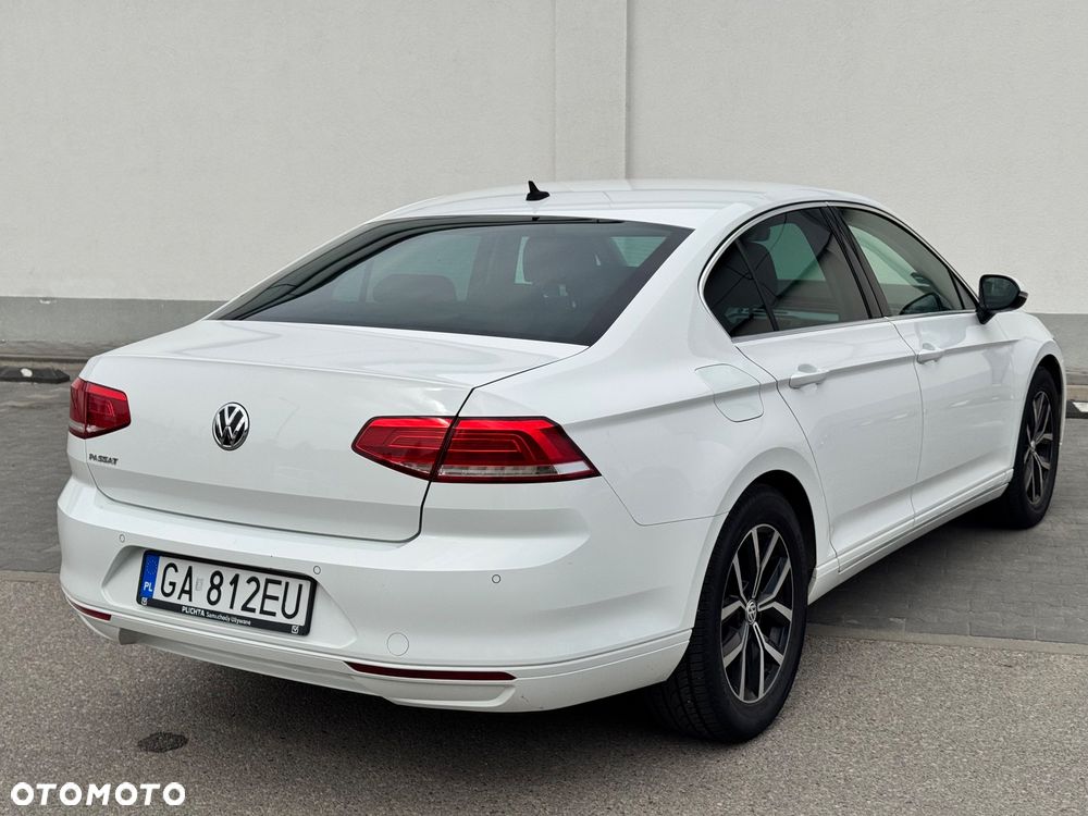 Volkswagen Passat 2.0 TDI BMT Comfortline - 23