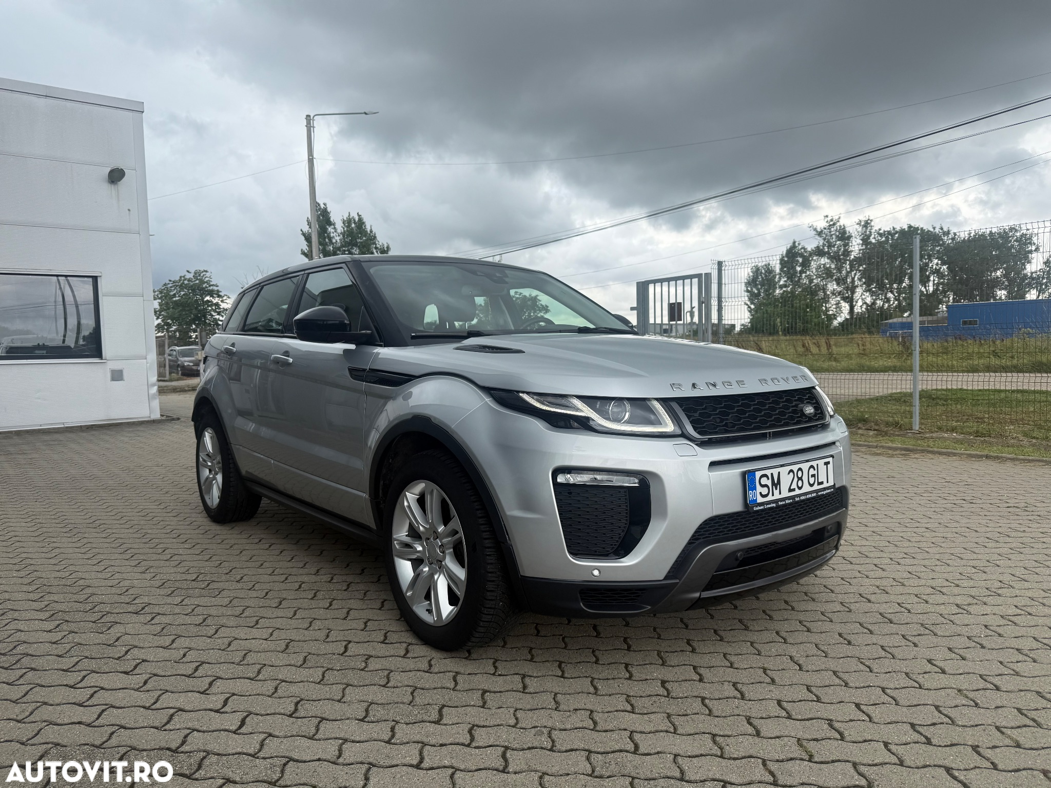Land Rover Range Rover Evoque 2.0 D150 R-Dynamic HSE - 6