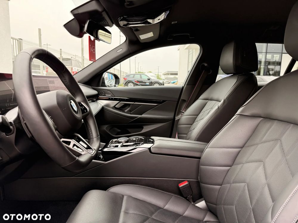 BMW Seria 5 520d xDrive M Sport sport - 31