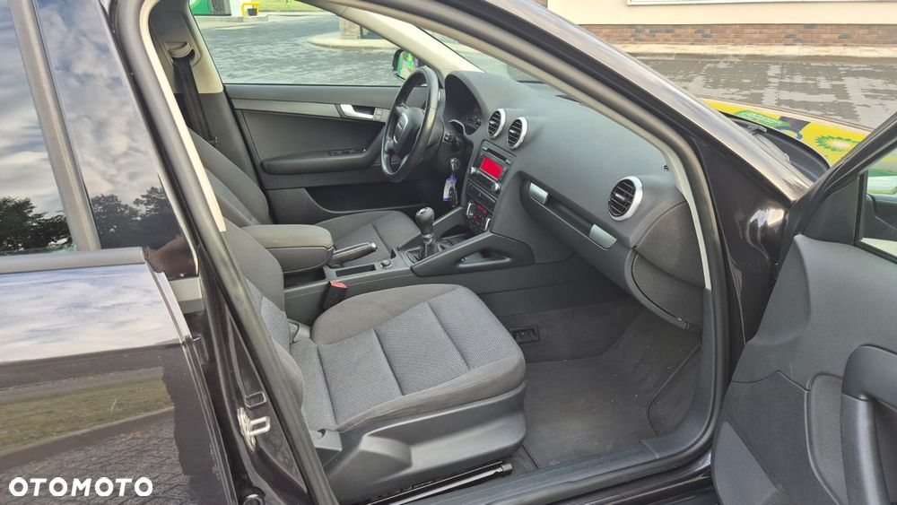 Audi A3 Sportback 1.6 TDI Ambiente - 9
