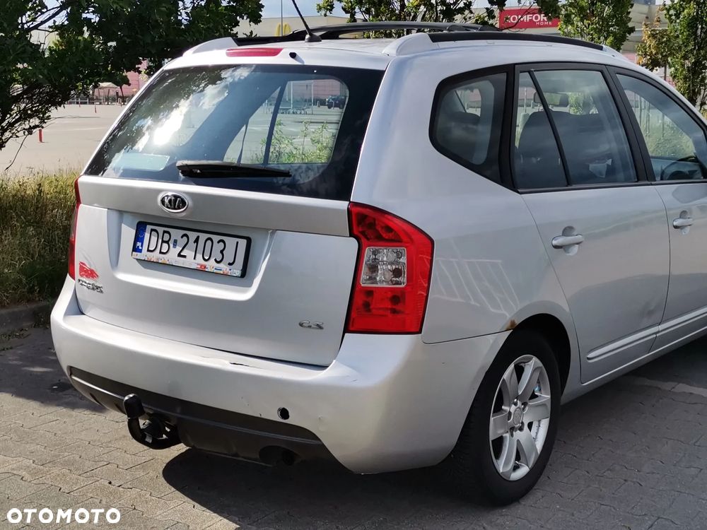 Kia Carens - 8