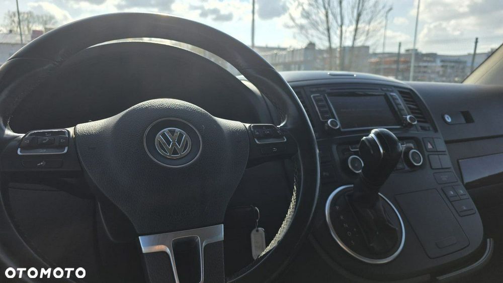 Volkswagen Multivan - 9