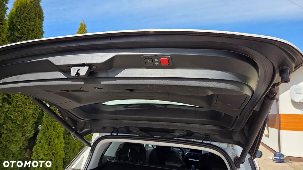 Peugeot 5008 1.5 BlueHDi Active S&S EAT8 - 12