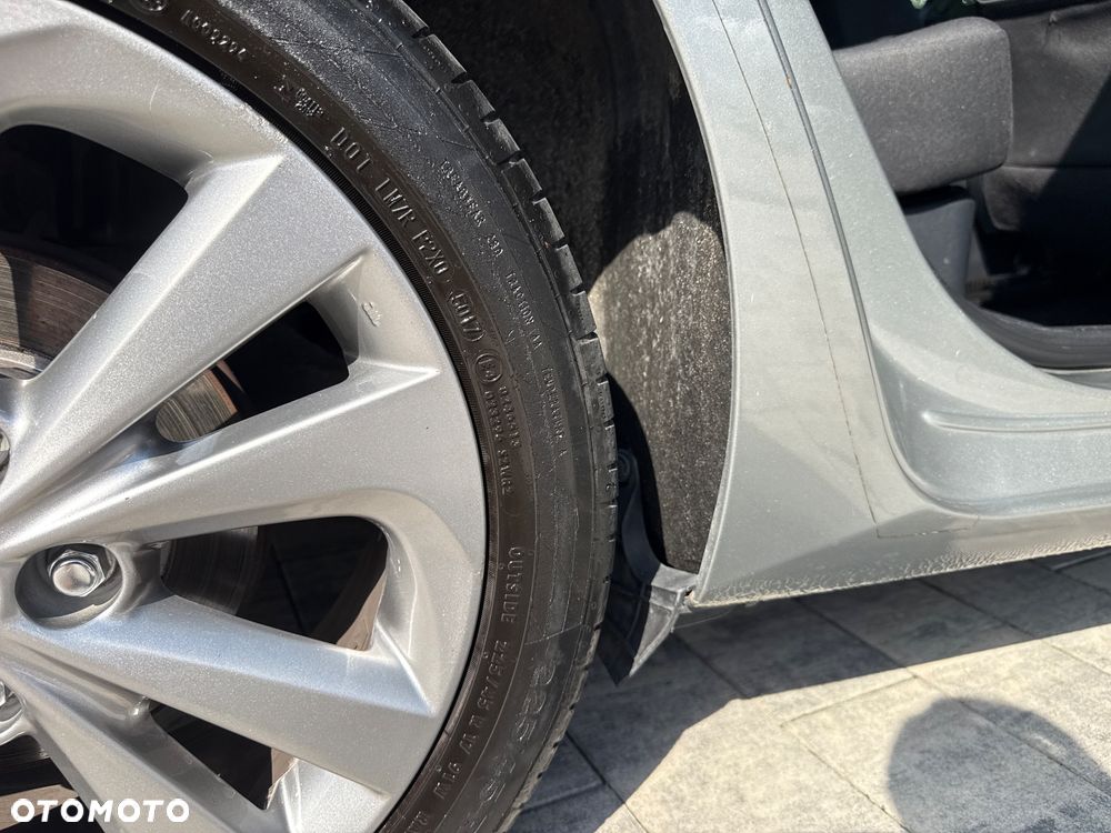 Toyota Auris Hybrid 135 Premium - 39
