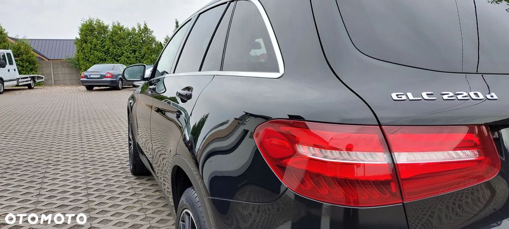 Mercedes-Benz GLC 220 d 4Matic 9G-TRONIC AMG Line - 17