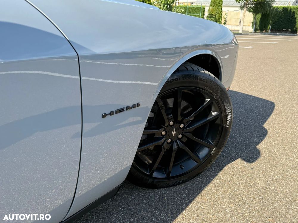 Dodge Challenger - 19