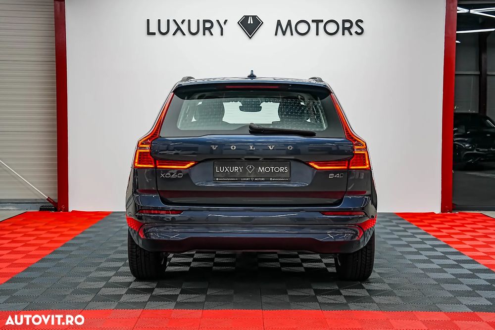 Volvo XC 60 B4 D AWD Geartronic Momentum Pro - 9