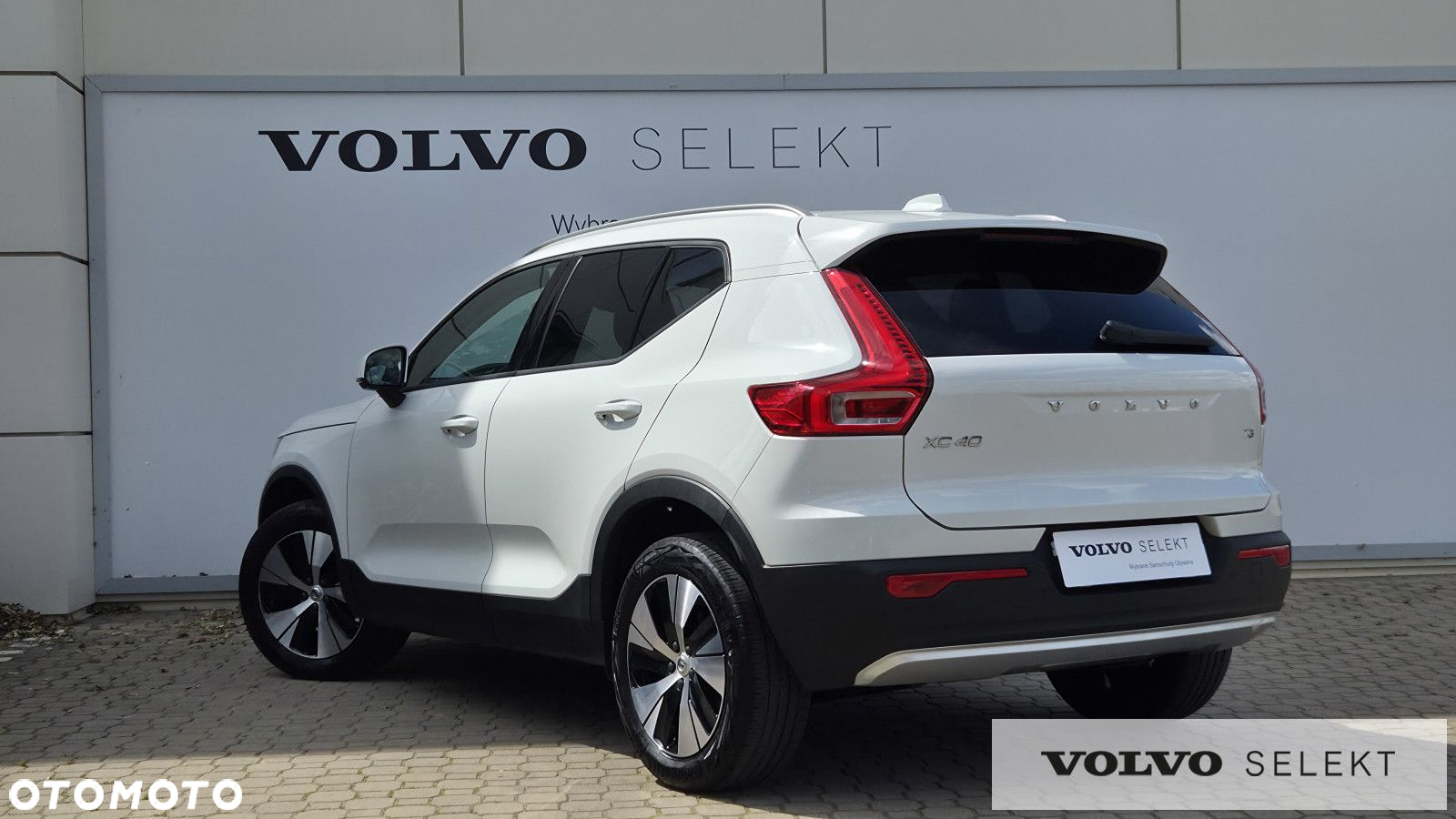 Volvo XC 40 T3 Momentum Pro - 4