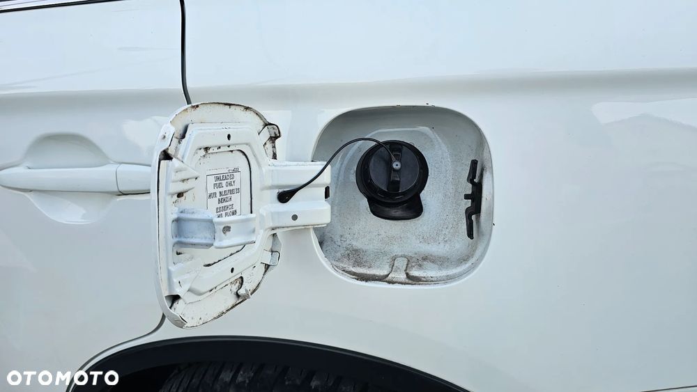 Mitsubishi Outlander Instyle NAVI + - 21