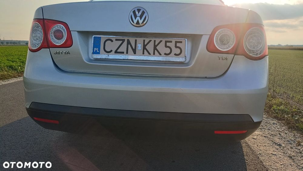 Volkswagen Jetta 1.9 TDI Trendline - 21