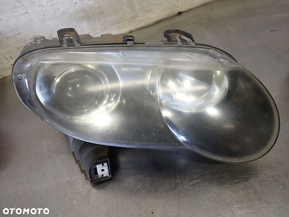 LAMPA PRAWA PRZEDNIA SOCZEWKA ROVER 75 LIFT 2.0 - 1