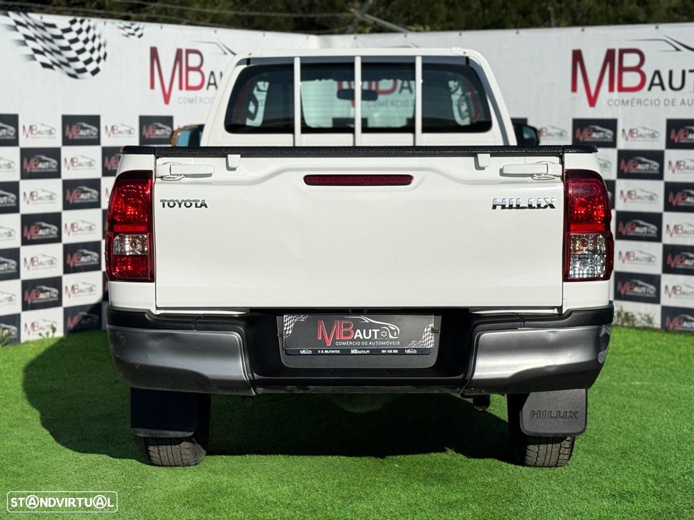 Toyota Hilux 2.4 D-4D 4WD CE CH - 10