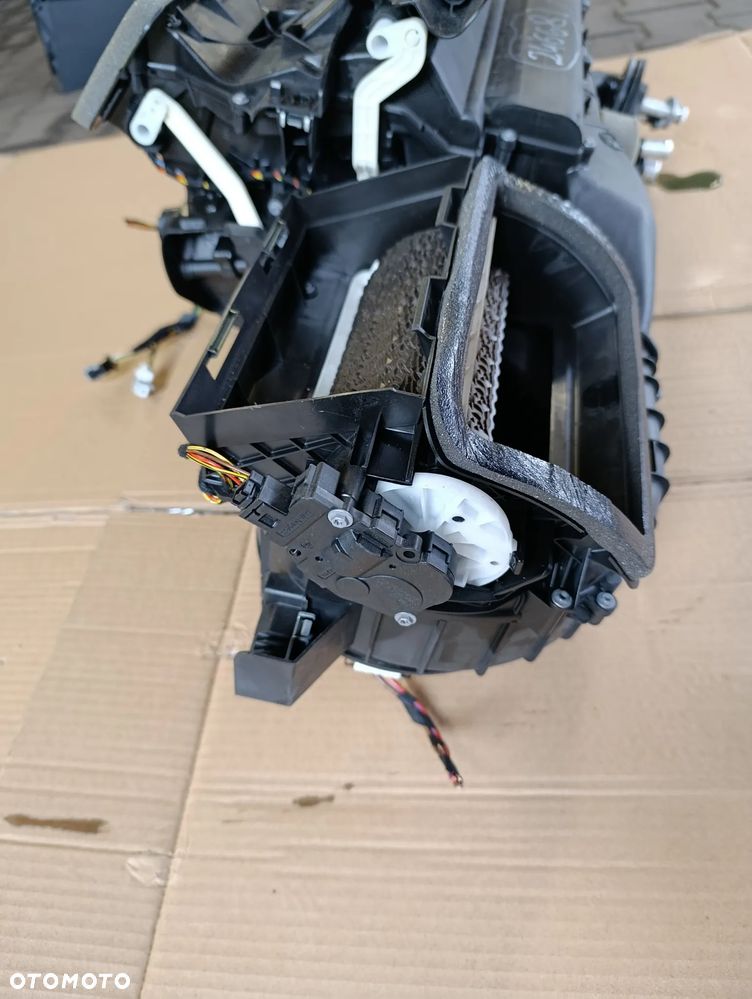 BMW X1 E84 NAGRZEWNICA EUROPA 9251554 - 4