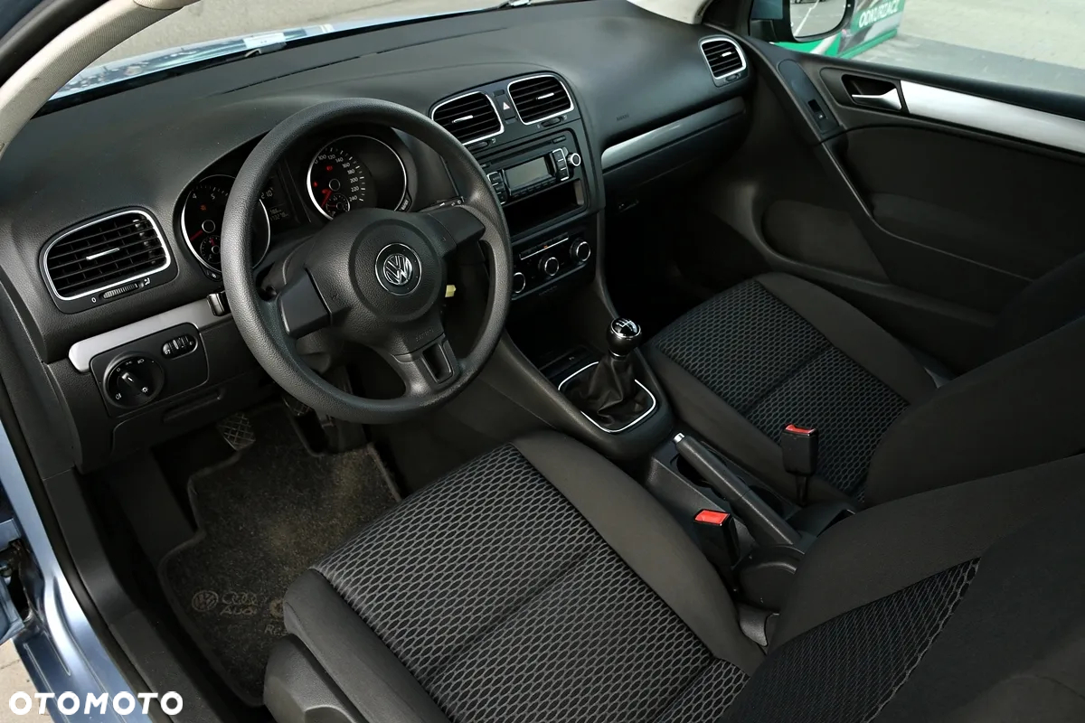 Volkswagen Golf - 24