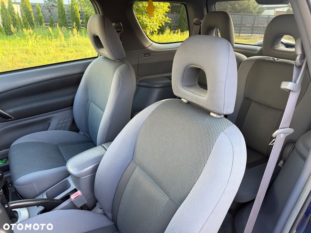 Toyota RAV4 - 10