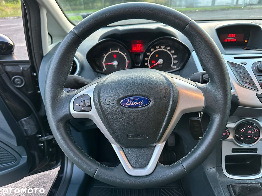 Ford Fiesta 1.25 Ambiente EU5 - 27