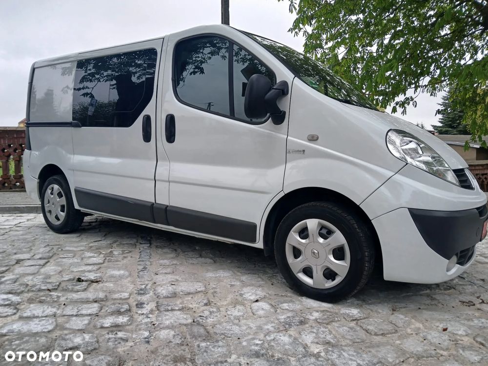 Renault TRAFIC - 2