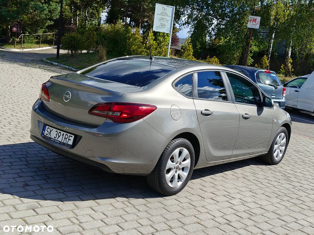 Opel Astra 1.6 Cosmo - 10