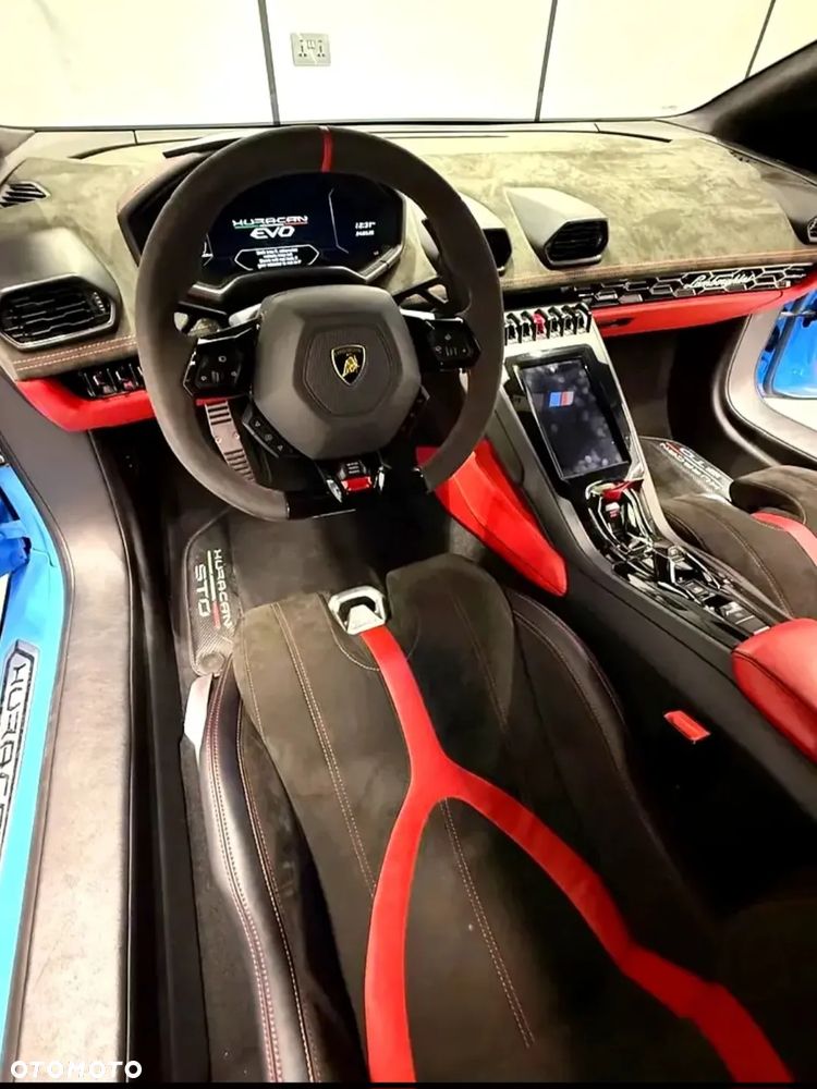 Lamborghini Huracan EVO - 18